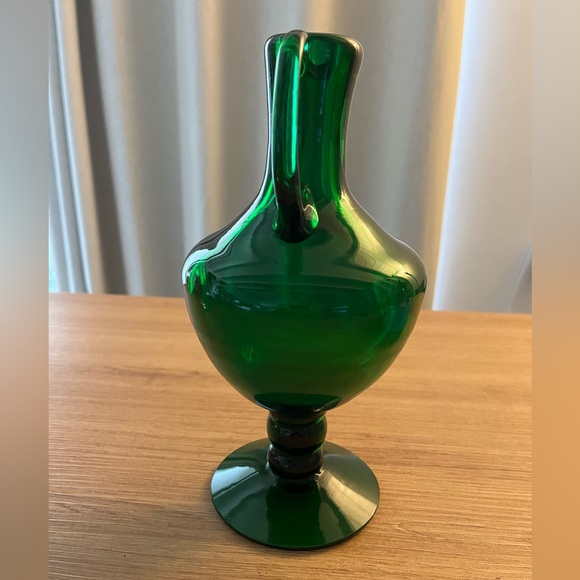 Gorgeous rich verde green vintage glass carafe pitcher vase - Picture 2 of 5